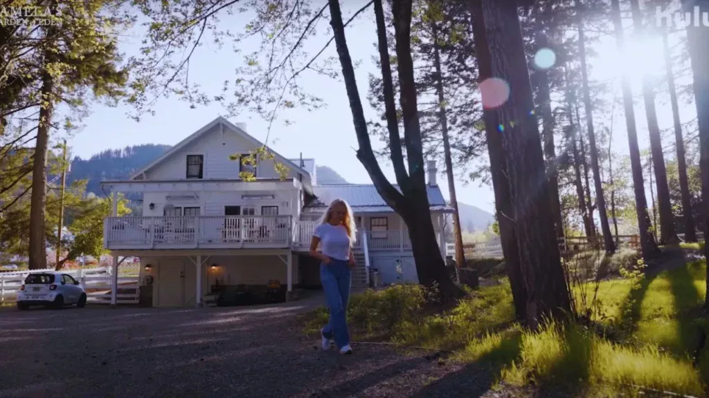 Pamela’s Garden Of Eden Filming in The Roadhouse, Ladysmith, British Columbia, Canada (2)