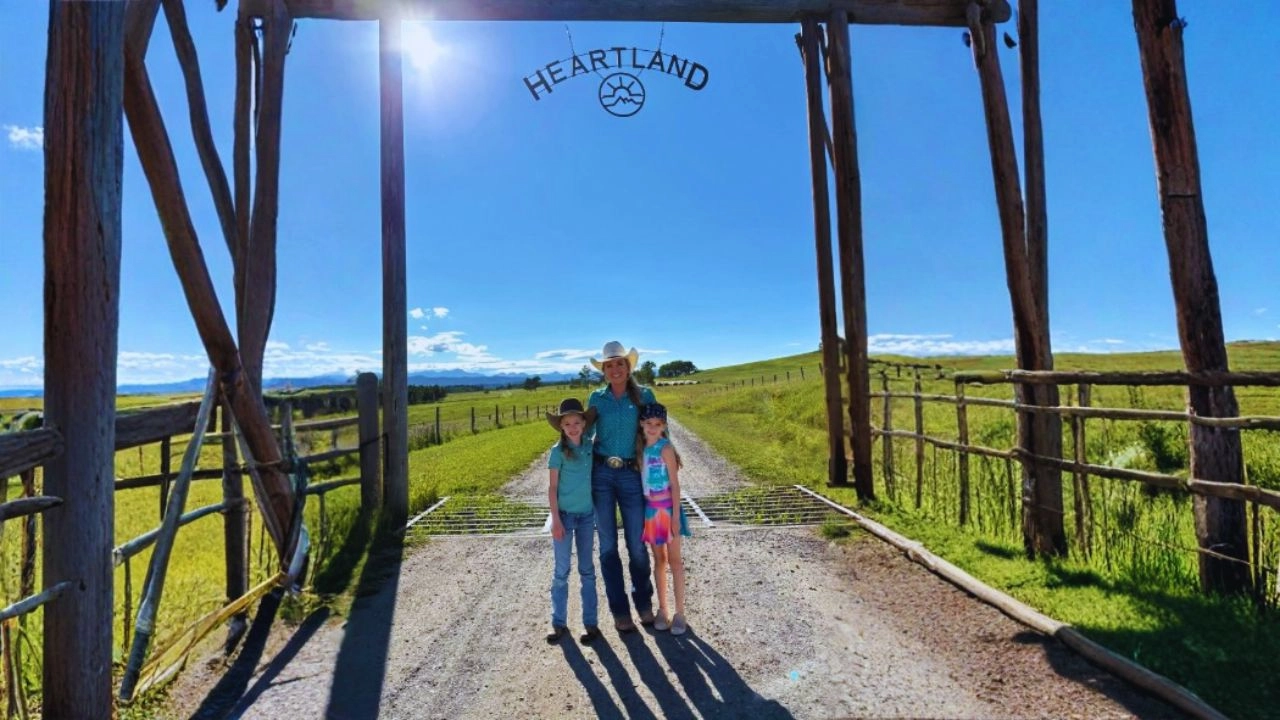 Heartland Season 19 Spencer Twins Share A Special Moment From Episode 1910